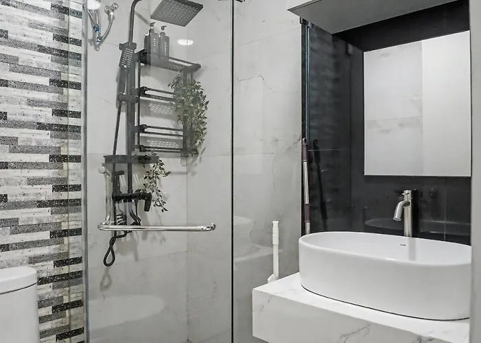 Coastal Modern Mezza Sleeps 8 Near Sm *