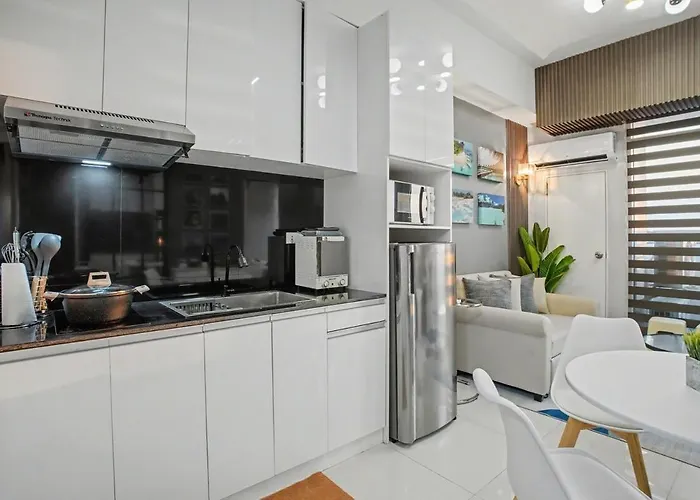 Coastal Modern Mezza Sleeps 8 Near Sm Apartment
