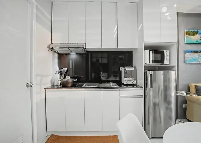 Coastal Modern Mezza Sleeps 8 Near Sm Apartment Manila