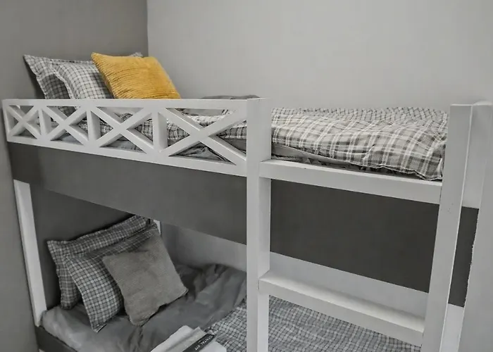 Coastal Modern Mezza Sleeps 8 Near Sm