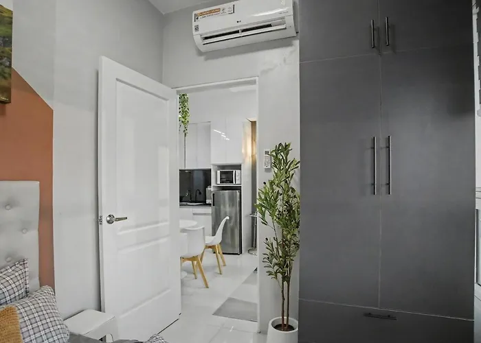 Coastal Modern Mezza Sleeps 8 Near Sm Apartment