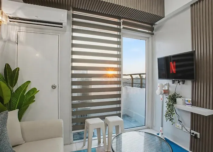 Coastal Modern Mezza Sleeps 8 Near Sm