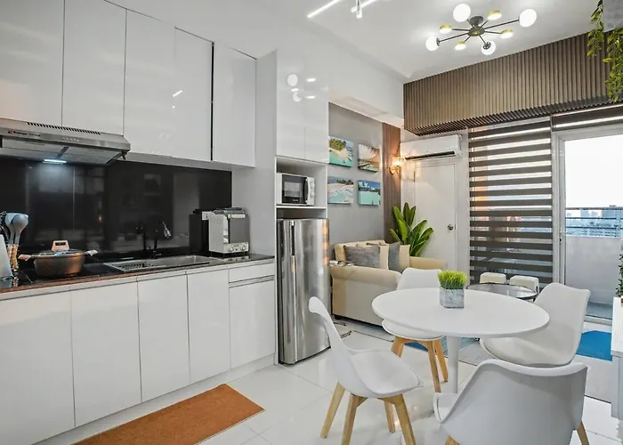 Coastal Modern Mezza Sleeps 8 Near Sm Apartment *